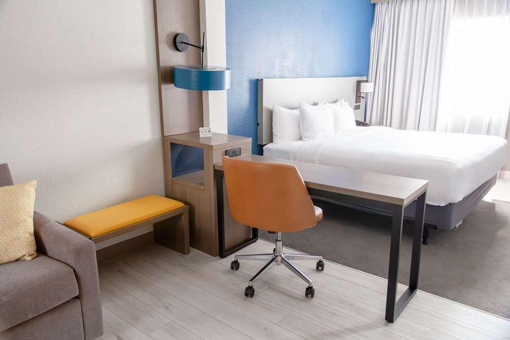 Comfort Suites Medical District Near Mall Of Louisiana Baton Rouge Room photo